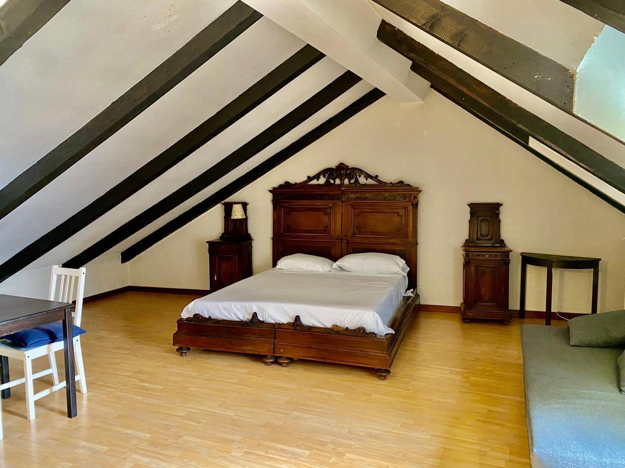 Casa - Piazza Sant'alessandro 3 * Milán